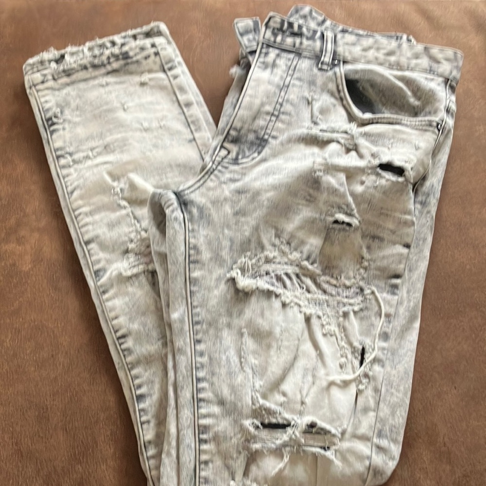 Smoke Rise Super Distressed Fitted Jeans 32x34